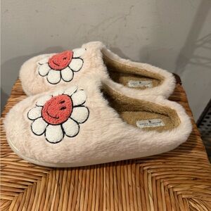 Simply Southern Slippers with Smiley Flower  Size M-L